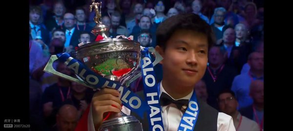 C7娱乐 赵心童身在英国总结2025年世锦赛夺冠经历，怀念童年练球时光展现初心清醒认知自身与顶级选手差距